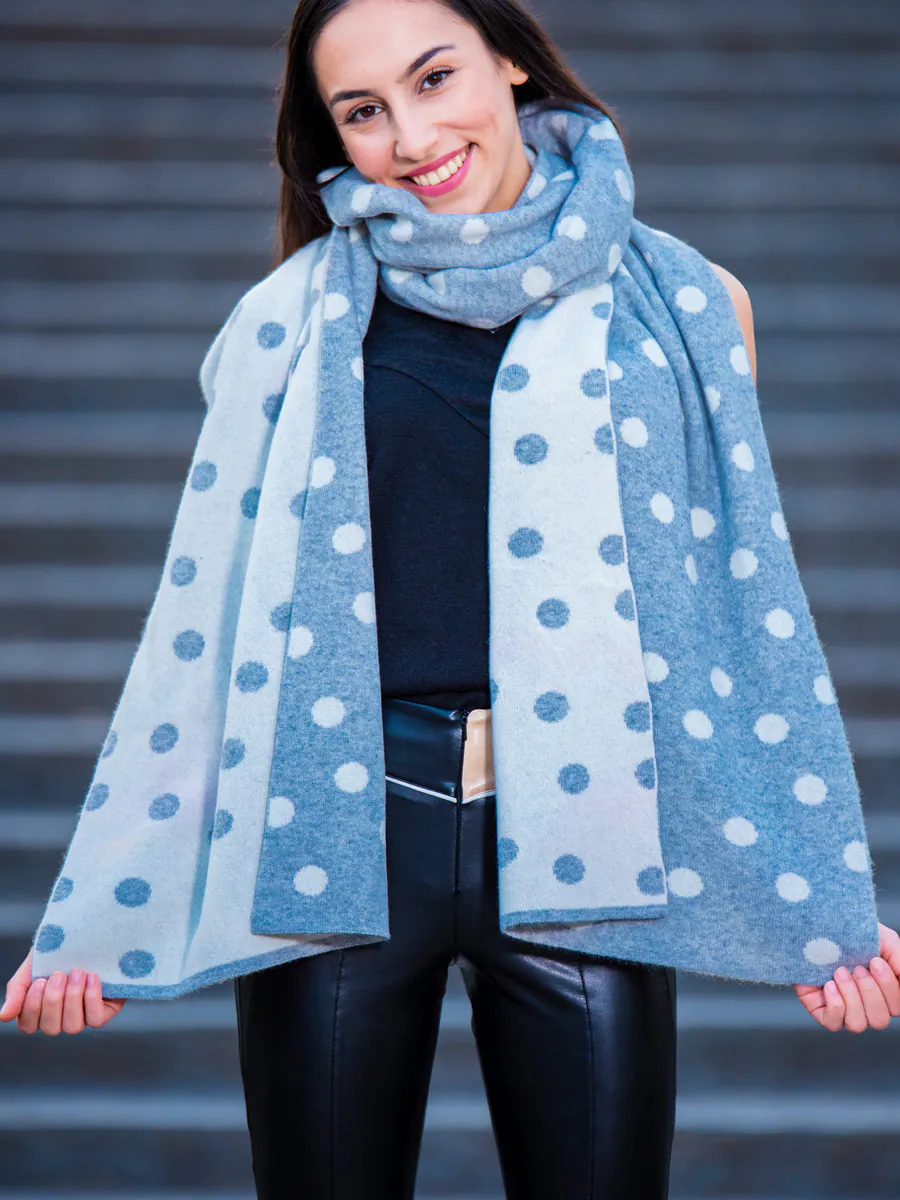 Knitted vest or scarf product example